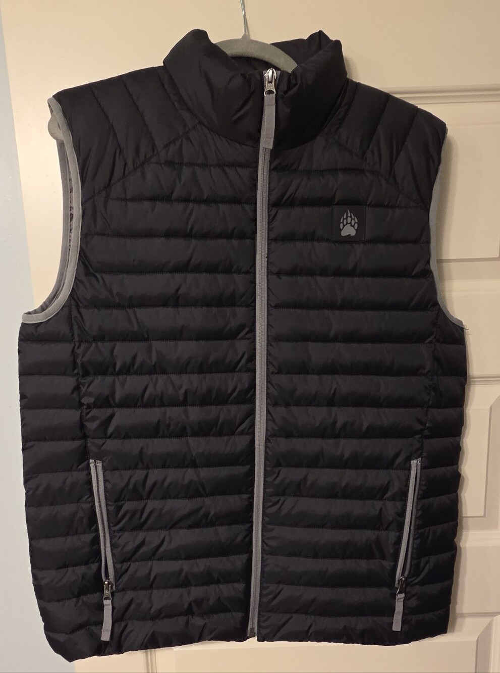 Duluth Trading Co Black Quilted Vest with Gray Trim